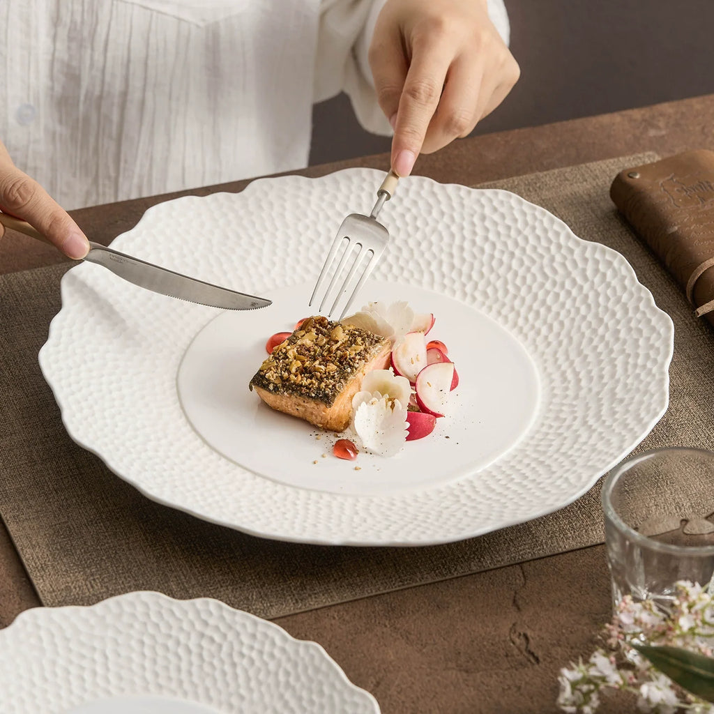 Textured Ceramic Dinner Plate – High-Temperature Heat-Resistant Tableware