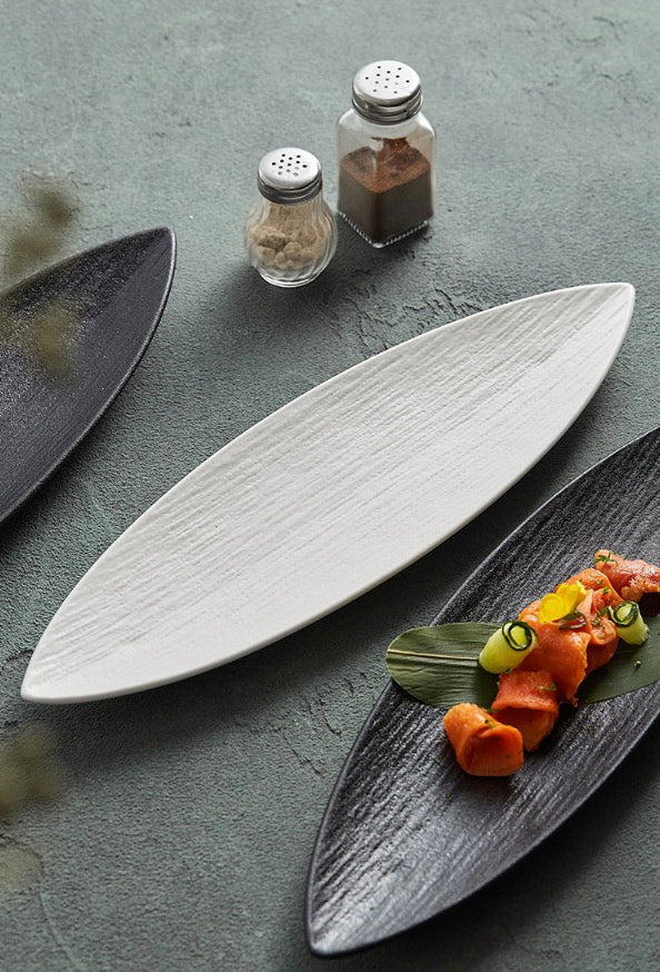 Leaf-Shaped Ceramic Serving Plate – Textured Long Dish for Sushi or Appetizers