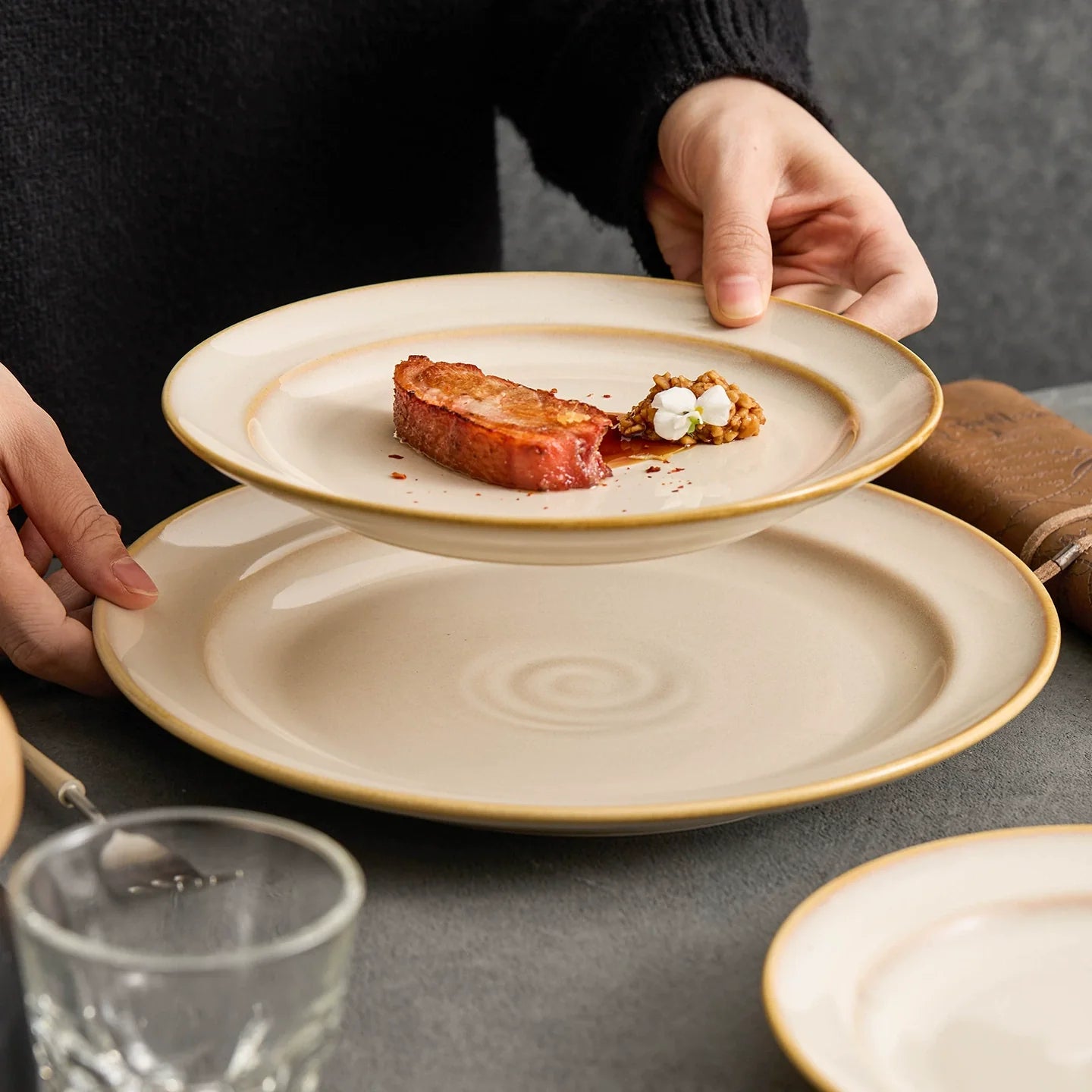 Artisanal Cloud-Pattern Kiln-Glazed Round Plate – Horizon Series