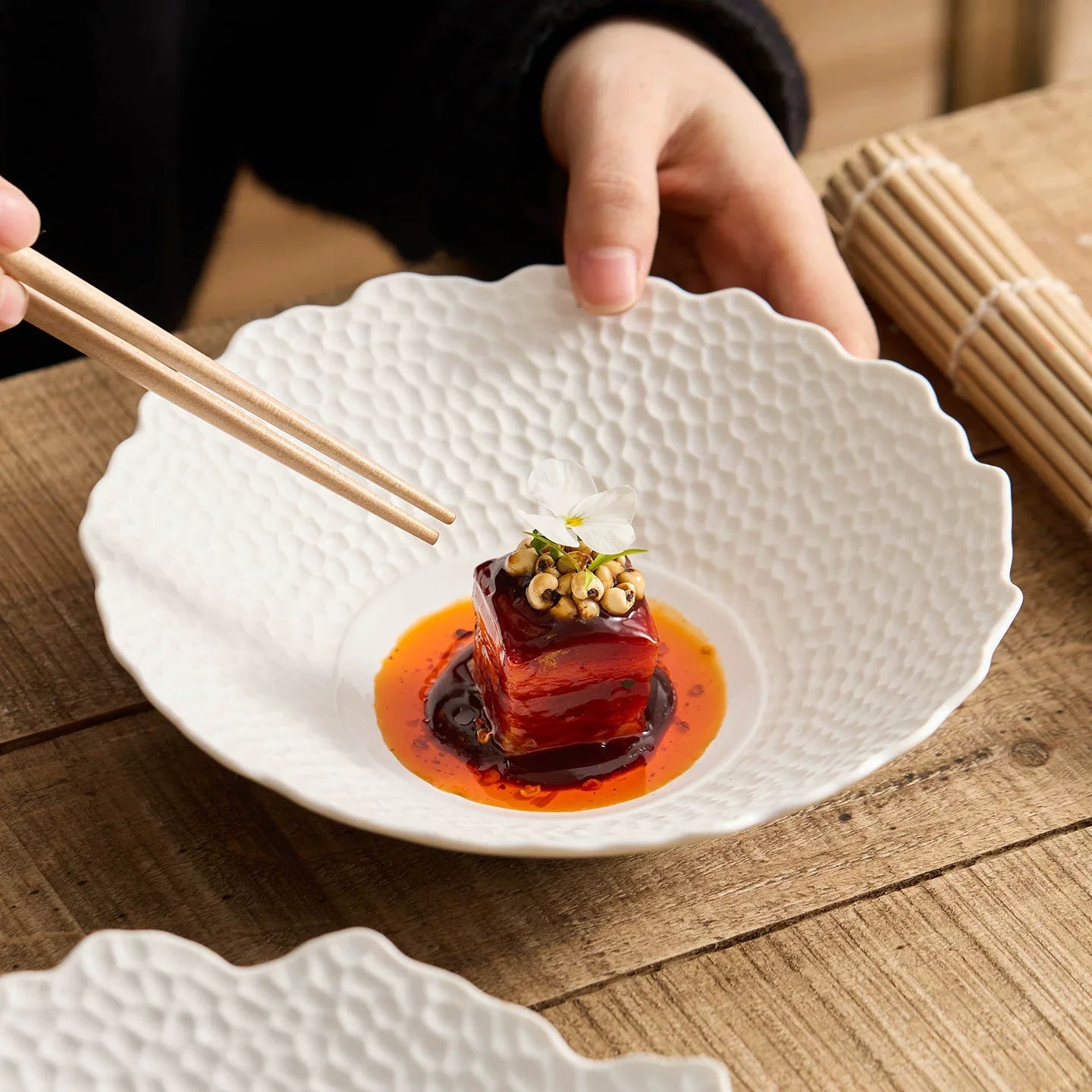 Matte Lattice Cold Dish Bowl – Artisanal Scalloped Edge Collection