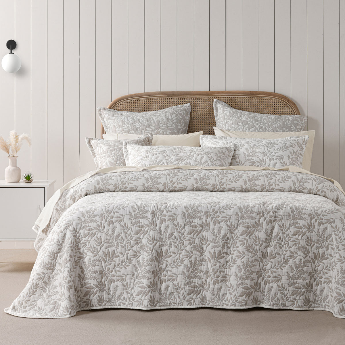 NNEDSZ Bianca Ameila Stone Jacquard Quilted Foliage Bedspread Set Queen