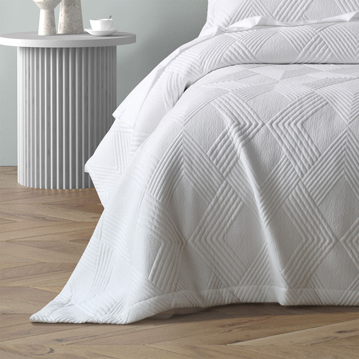 NNEDSZ Bianca Cassiano White Polyester Jacquard Coverlet Set Queen/King