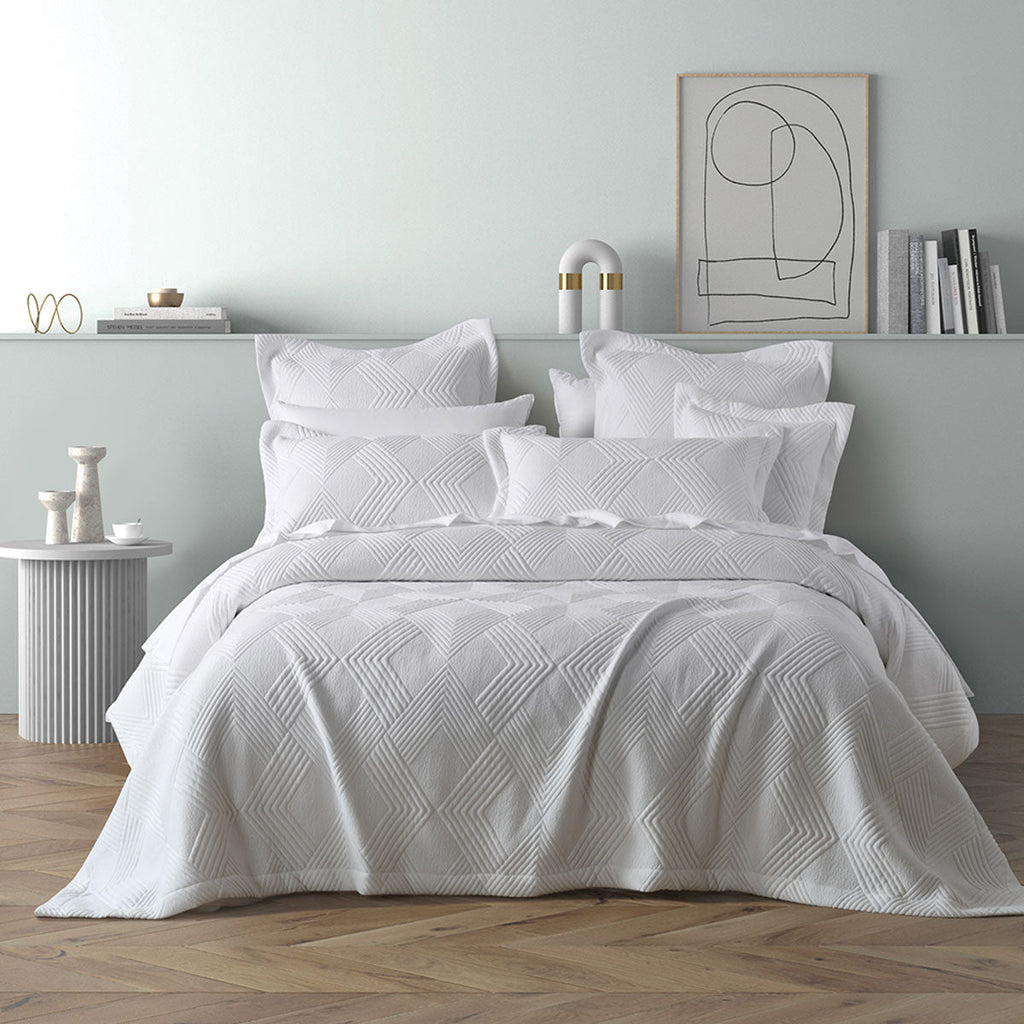NNEDSZ Bianca Cassiano White Polyester Jacquard Coverlet Set Super King
