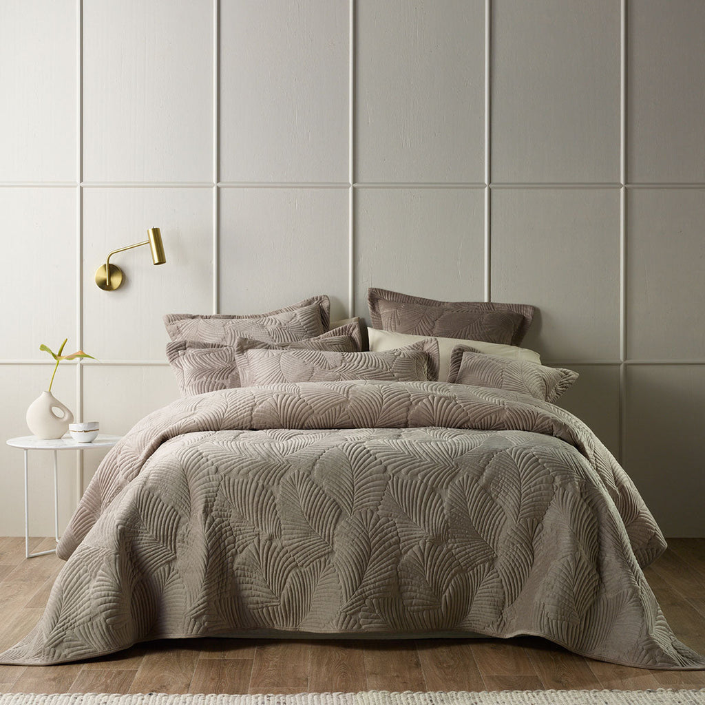 NNEDSZ Bianca Kairo Taupe Coverlet Set Queen/King