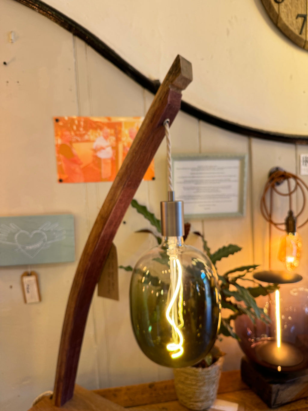 Elegant Curve Stave Table Lamp